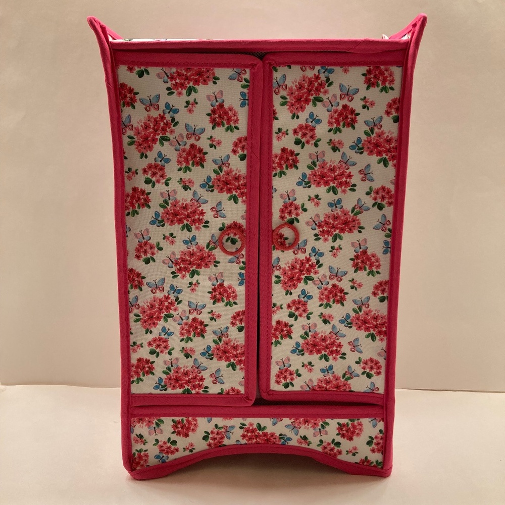 Lightweight wardrobe for 18" Doll